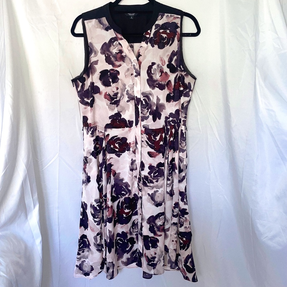 Vera Wang(Simply) Floral Black and Purple Print Dress
Sz M